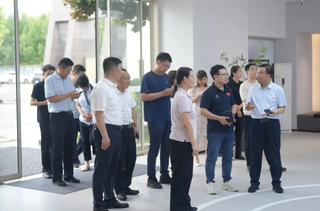 綠色建材產(chǎn)業(yè)鏈融鏈固鏈再發(fā)力！哈工大王代玉教授一行蒞臨天意機械、卓越精